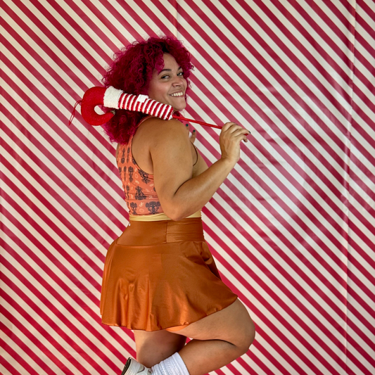 Falda Athleisure “PARRANDA” con Short Integrado, Faja Doble, Bolsillo, Rizo Trasero | Edición Limitada