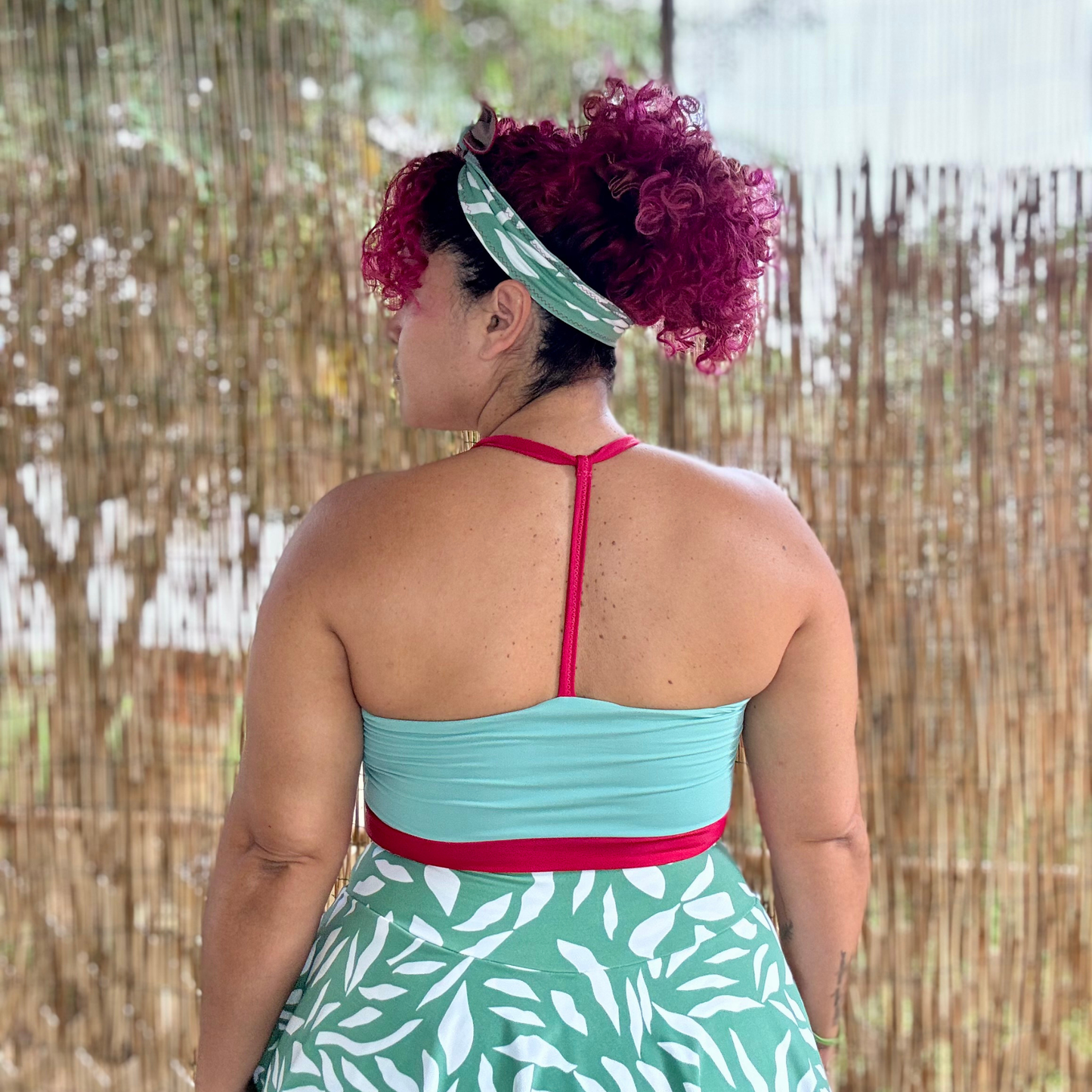 Top Deportivo In My Body – Soporte Alto, Espalda T y Comodidad Real para Cuerpos Reales