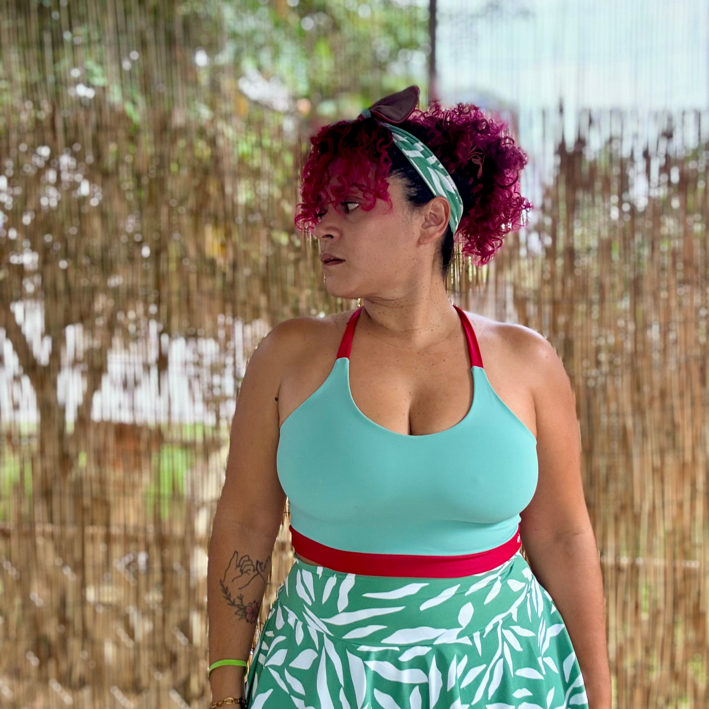 Top Deportivo In My Body – Soporte Alto, Espalda T y Comodidad Real para Cuerpos Reales